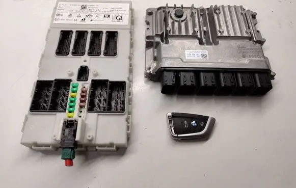 BMW X1 F48 F49 Engine ECU kit and lock set 9894856 0261S10050 030769511