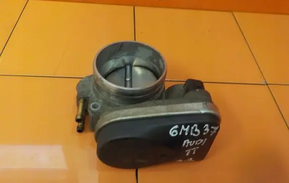 Audi TT Mk1 Throttle body valve 022133062AA 6MB37