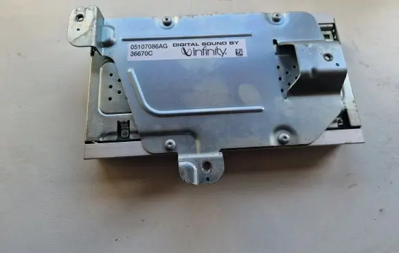 Chrysler Town u0026 Country V Sound amplifier 05107086AG