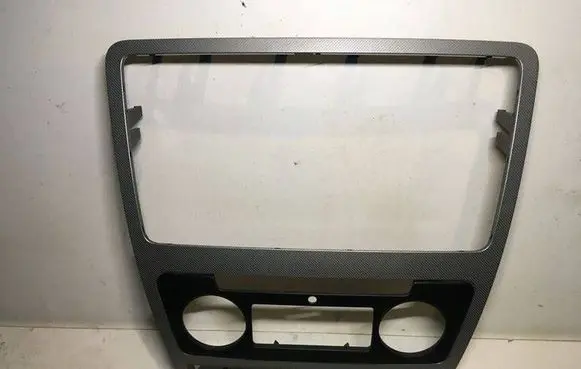 Skoda Octavia Mk2 (1Z) Radio/GPS head unit trim 1Z0858069AA 1Z0858069AABE9