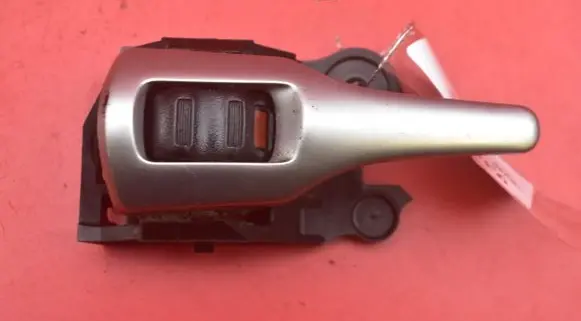 Toyota Corolla Verso E110 Front door interior handle 62318A2