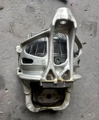 Audi Q5 SQ5 Engine mount vacuum valve 782215147917