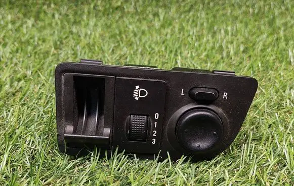 Chevrolet Spark Mirror heating switch 