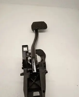 BMW 7 G11 G12 Brake pedal 686177205