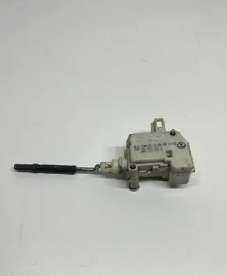 Volkswagen PASSAT B5.5 Central locking motor 3B0959781B 77546090 1J6862159A