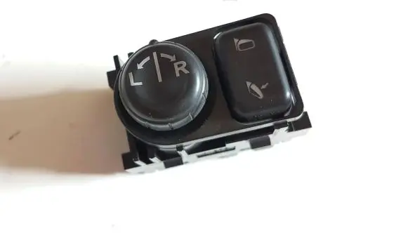 Nissan Qashqai Wing mirror switch