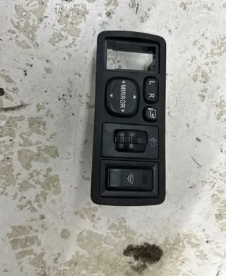 Toyota Avensis T250 Wing mirror switch 183575