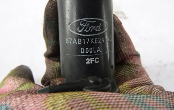 Ford Fiesta Windscreen/windshield washer pump 87AB17K624AC