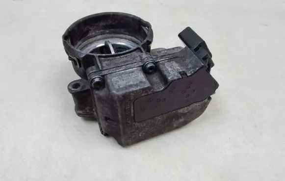 Audi A4 S4 B7 8E 8H Throttle valve 03G128063C 40472