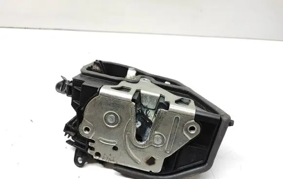 BMW 3 E90 E91 Front door lock 7202146