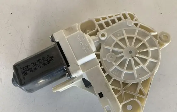 Audi A7 S7 4G Front door window regulator motor 8K0959801B