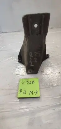 Renault 25 Engine mounting bracket 64134613