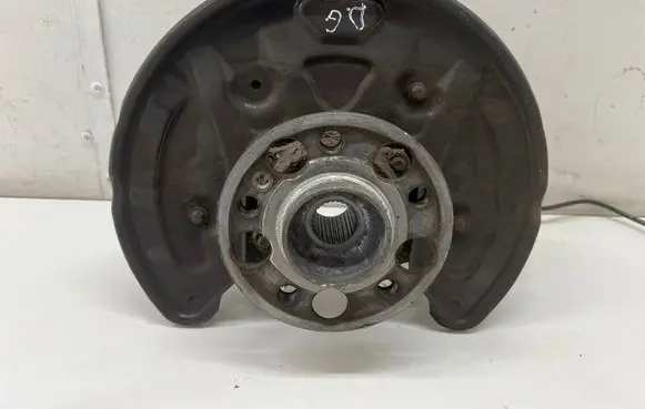 Mercedes-Benz C W205 Rear wheel hub 
