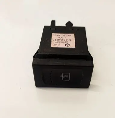 Volkswagen PASSAT B5 Windscreen/window heater switch 3B0959621C