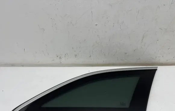 Mercedes-Benz E W213 Rear side window A2136701201