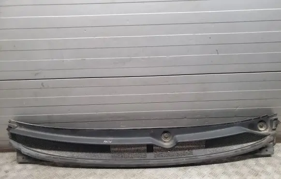Chrysler Pacifica Wiper trim 68228471AF