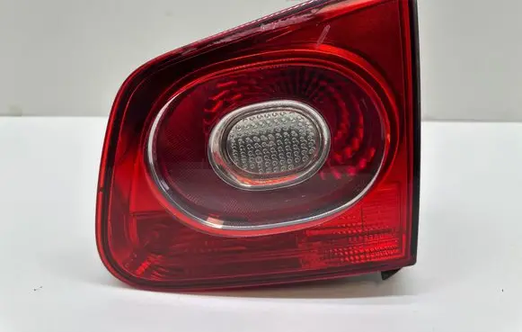 Tailgate rear/tail lights