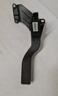 Ford Mondeo Mk III Accelerator throttle pedal 2S719F836DA