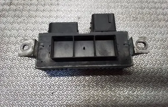 Glow plug pre-heat relay