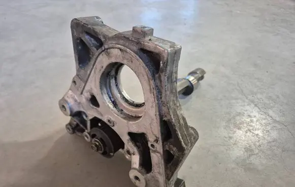 Mitsubishi L200 Fuel pump bracket 