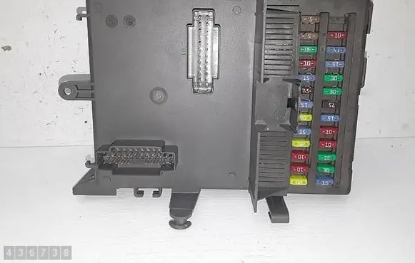 Renault Espace IV Fuse module 518837117