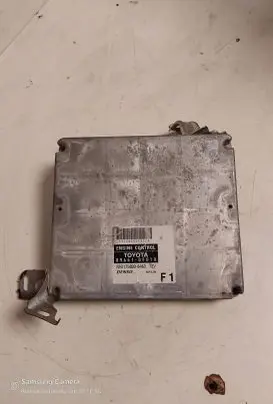 Toyota Avensis T250 Engine control unit/module 896610F010 MB1758006463