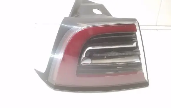 Tesla Model 3 Rear/tail lights 1077397 1077399