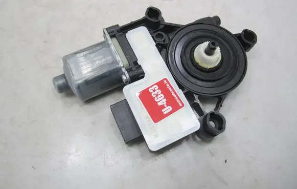 Volkswagen T-Cross Rear door window regulator motor 5Q0959408D S0011