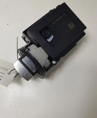 Volkswagen PASSAT B7 Ignition lock 3C0905843AD