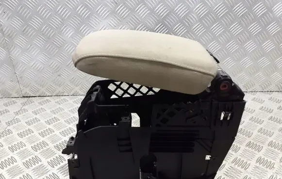 Volkswagen Jetta V Armrest 1K5864251B