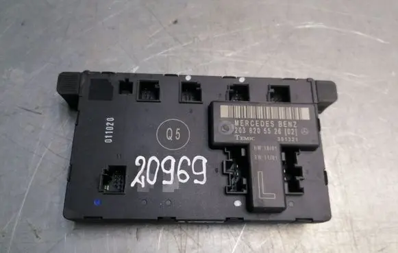 Mercedes-Benz C W203 Door control unit/module 2038205526