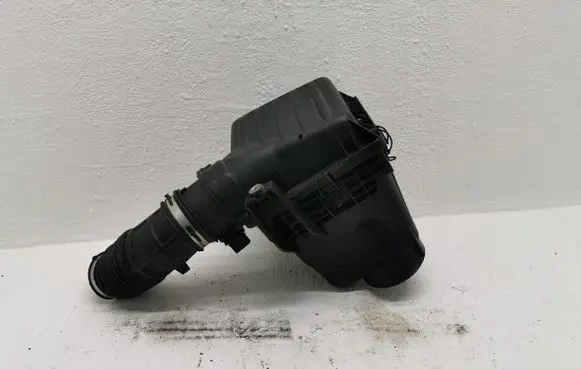 Chrysler 300C Air filter box 05281522AB