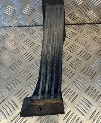 BMW 5 E60 E61 Accelerator throttle pedal 6766930 25916010 1411051