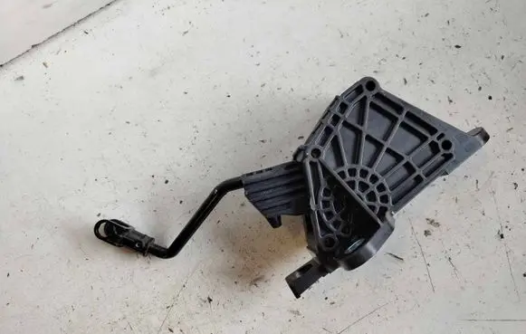 Honda Accord Accelerator throttle pedal 1988007730