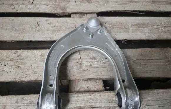Mercedes-Benz E W211 Front lower control arm/wishbone 2113304407