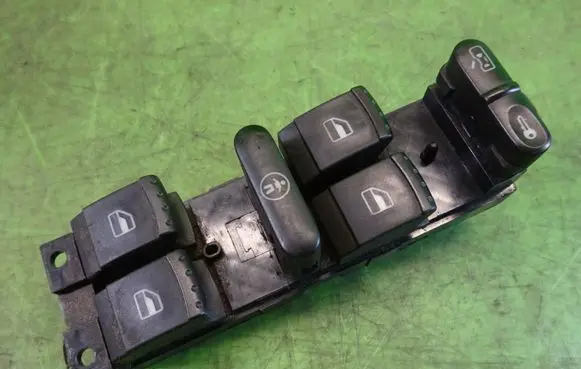 Volkswagen Golf IV Electric window control switch 1J4959857