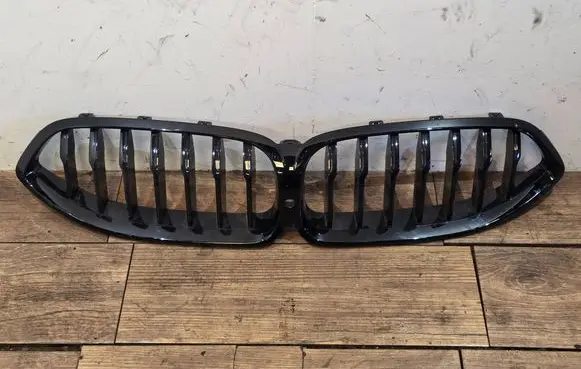 BMW 8 G15 Front grill 7449425 7449421