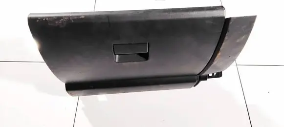 Mazda 5 Glove box cc2964161