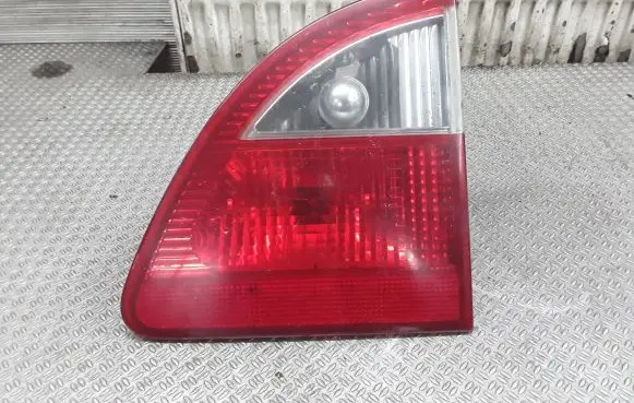 Tailgate rear/tail lights