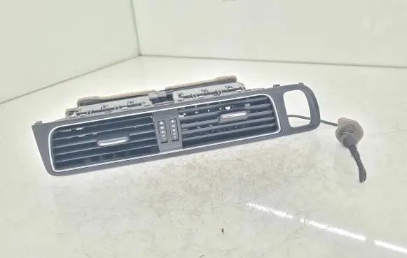 Audi Q5 SQ5 Dash center air vent grill 8R1820951