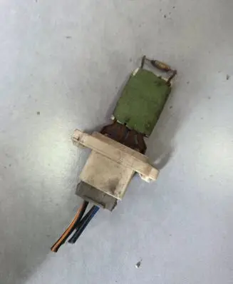 Ford Focus C-MAX Heater blower motor/fan resistor 3M5H18B647A
