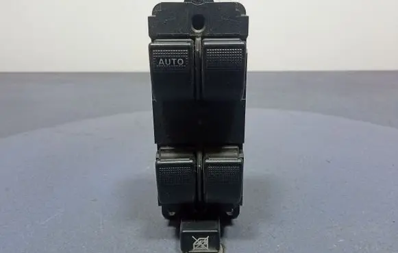 Mazda 2 Electric window control switch DD1066350B