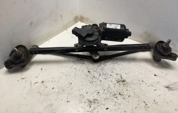 Hyundai Santa Fe Wiper motor 981102B000