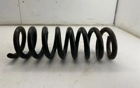 Mercedes-Benz E W210 Rear coil spring
