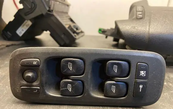 Volvo XC70 Electric window control switch 30746074
