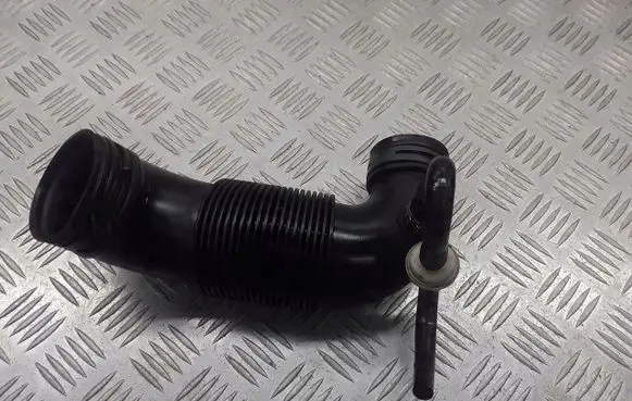 Volkswagen Fox Air intake duct part 6Y0129684B