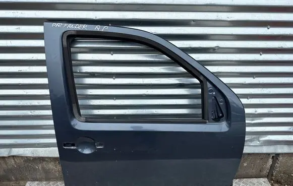 Nissan Pathfinder R51 Front door