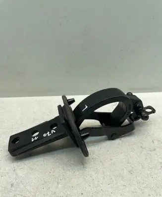 Tailgate/trunk/boot hinge