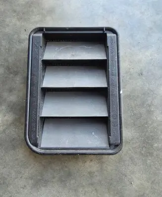 BMW 2 F44 Quarter panel pressure vent 9201647