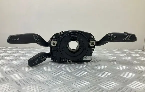 Wiper turn signal indicator stalk/switch